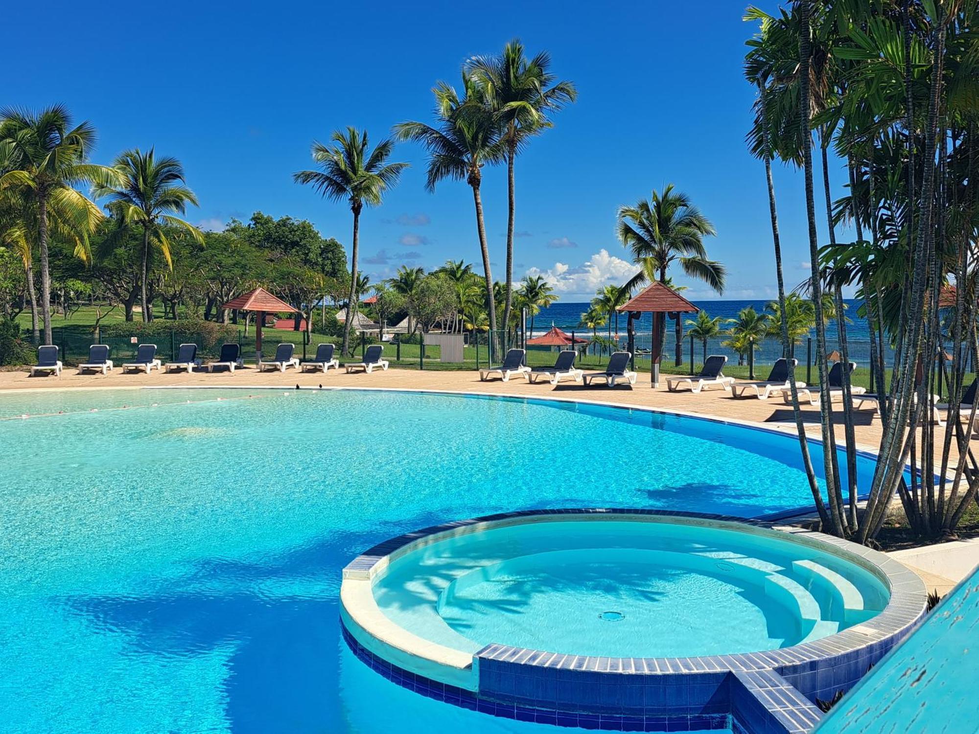 Grand Studio Vue Mer Exceptionnelle, Piscines, Plages. Сент-Анн Екстер'єр фото